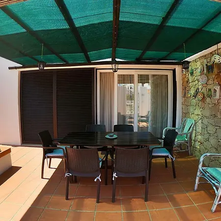 Βίλα Lotus Villa, Αλμπουφέιρα