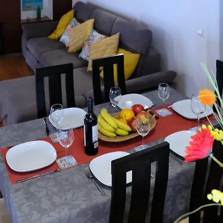 Βίλα Lotus Villa, Αλμπουφέιρα