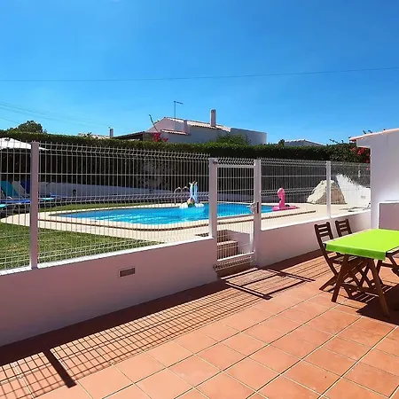 Lotus Villa, Αλμπουφέιρα